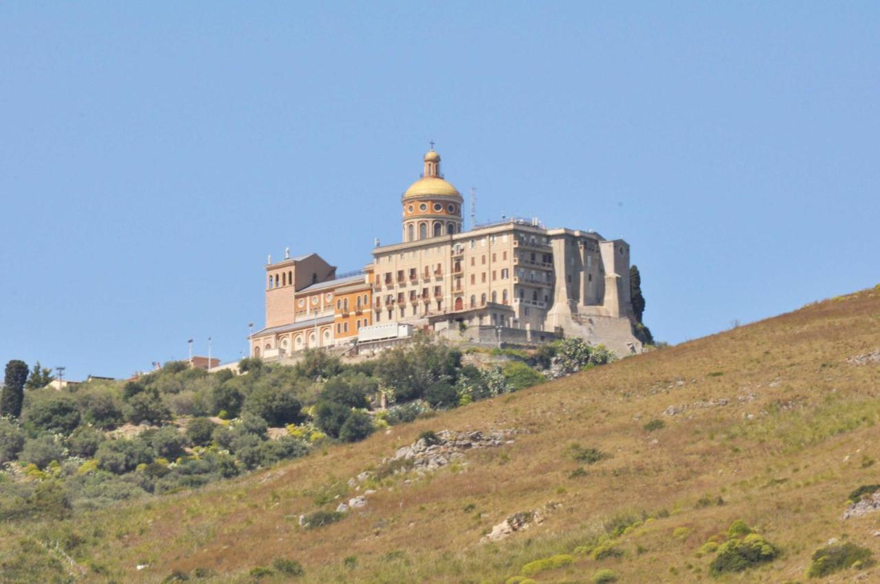 Casa Benny Difronte Al Mare Appartement Oliveri Buitenkant foto